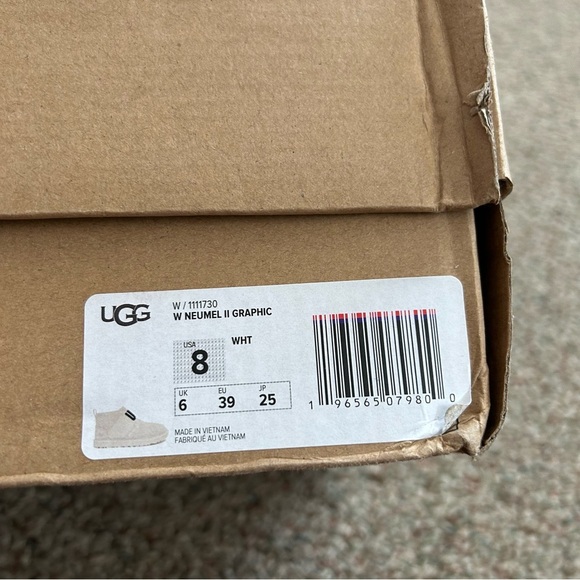 UGG Women's Neumel II Graphic Chukka Boots White Size 8 - Picture 10 of 11